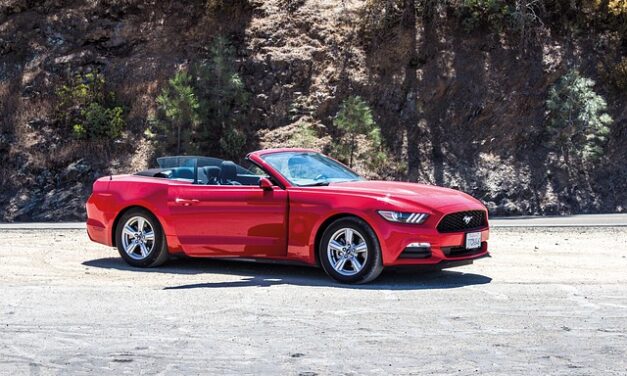Samochód Ford Mustang California Special