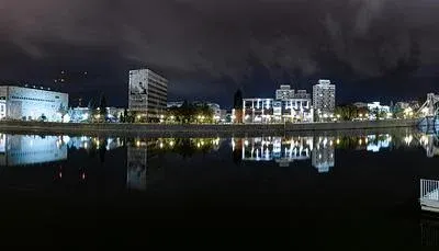 wroclaw centrum odra w nocy