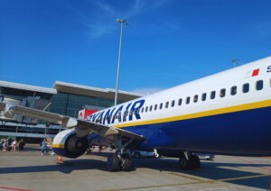 Samolot ryanair na wrocławskim lotnisku Wroclaw Copernicus airport