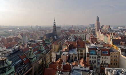 Architektoniczne atrakcje Wrocławia – przewodnik dla miłośników architektury