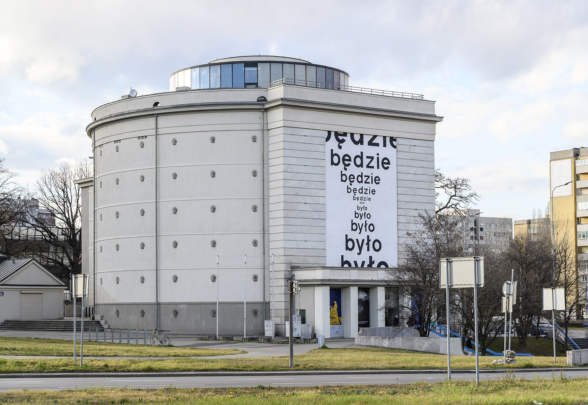 Muzeum Współczesne Wrocław – przewodnik po muzeum w schronie przeciwlotniczym