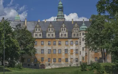 Zamek książąt oleśnickich widziany od strony parku